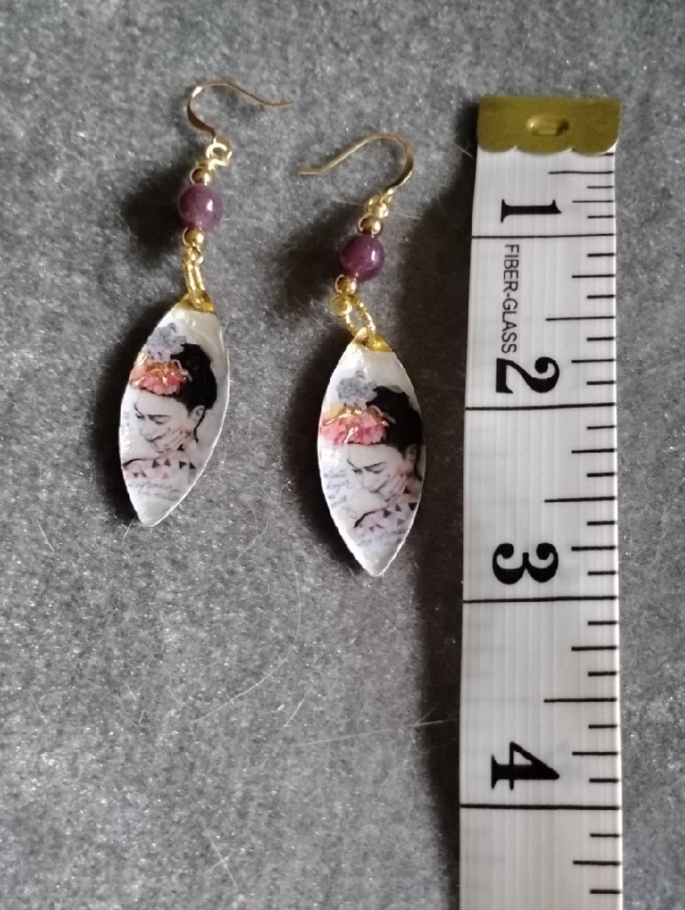 Hand Crafted Frida Kahlo Portrait Dangle Earrings With Purple Quartz and Gold - Picture 4 of 5